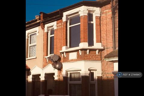 undefined, Stanley Road, London, E12