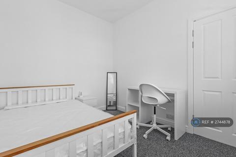 1 bedroom in a house share to rent, St. Leonards Road, Eastbourne, BN21