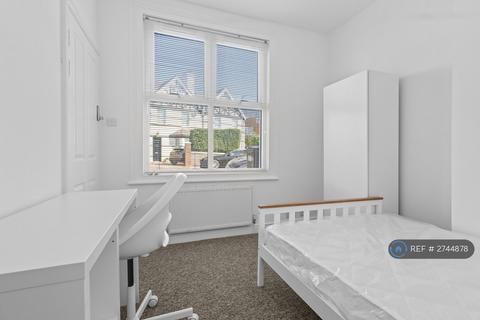 1 bedroom in a house share to rent, St. Leonards Road, Eastbourne, BN21