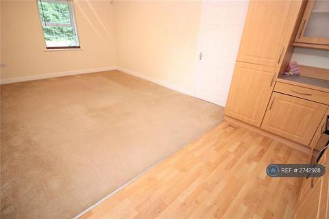2 bedroom flat to rent, Aveling Drive, Banks, Southport, PR9
