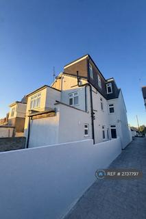 5 bedroom semi-detached house to rent, Cambridge Road, Hounslow, TW4