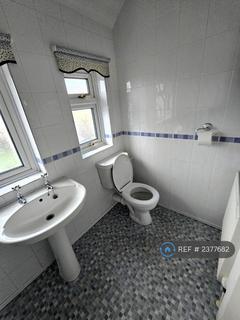 2 bedroom semi-detached house to rent, Daiglen Drive, South Ockendon, RM15