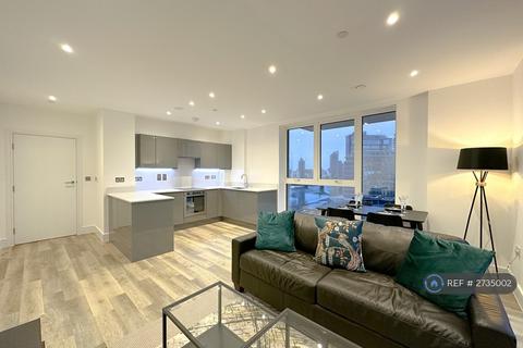 1 bedroom in a flat share to rent, Battersea Luxury Two Bed Two Bath, London, SW11