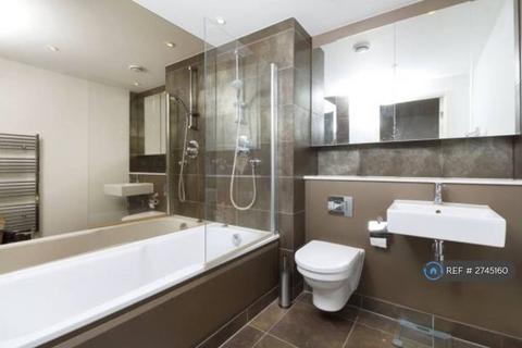 1 bedroom flat to rent, The Landmark West Tower, London, E14