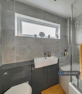 3 bedroom semi-detached house to rent, Mandarin Way, Cheltenham, GL50