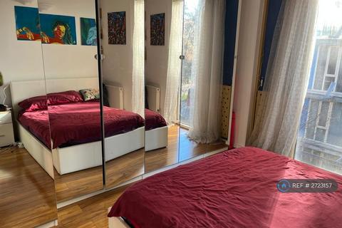 1 bedroom flat to rent, Farnsworth Court, London, SE10