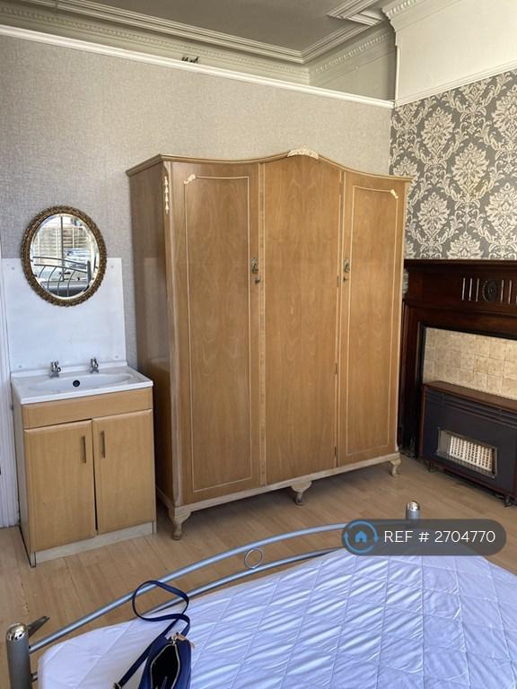 Room 3 - Wardrobe And Hand-Wash Basin