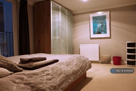 2 bedroom flat to rent, Lower Rock Garden, Brighton, BN2