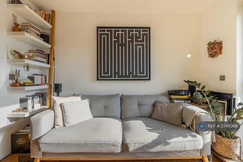 1 bedroom flat to rent, Kingsland Road, London, E8