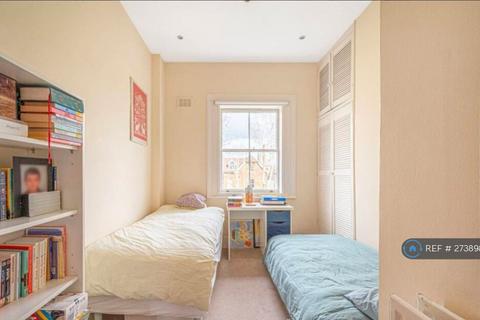 4 bedroom flat to rent, Lyndhurst Road, London, NW3