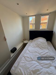 4 bedroom flat to rent, Lyndhurst Road, London, NW3