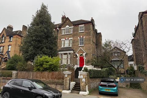 4 bedroom flat to rent, Lyndhurst Road, London, NW3