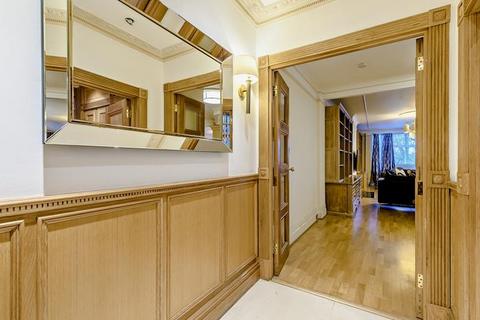 4 bedroom flat to rent, Strathmore Court, 143 Park Road, London,NW8