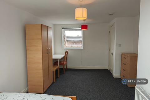 6 bedroom end of terrace house to rent, Inverness Road, Brighton, BN2