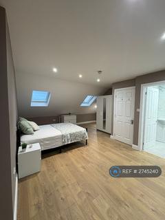1 bedroom in a house share to rent, Great Cambridge Road, Enfield, EN1