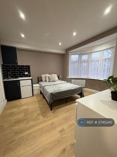 1 bedroom in a house share to rent, Great Cambridge Road, Enfield, EN1