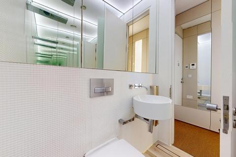 Studio to rent, Staines Road