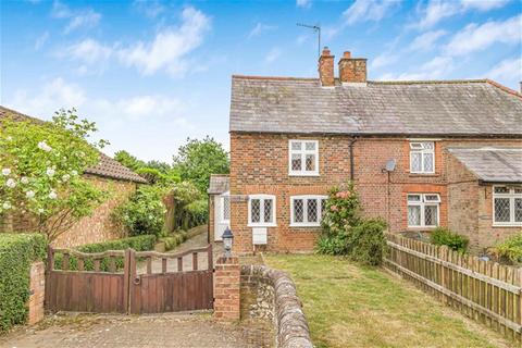 2 bedroom semi-detached house to rent, Flamstead AL3