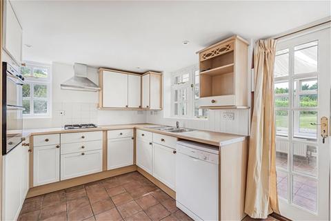 2 bedroom semi-detached house to rent, Flamstead AL3