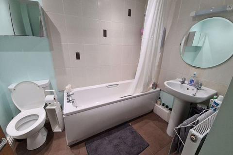 2 bedroom semi-detached house to rent, Cedarville Gardens, London, SW16