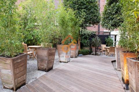 Studio to rent, 39 Hill Street, Mayfair, London W1J