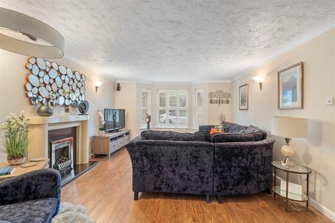 4 bedroom detached house for sale, Beechnut Close, Coventry