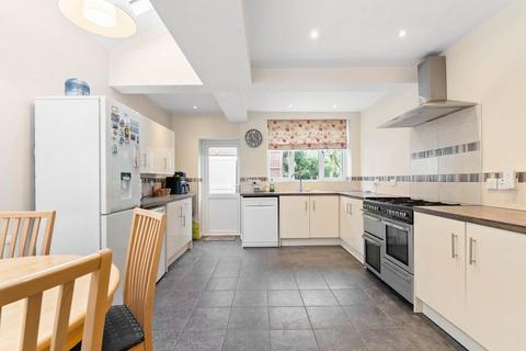 3 bedroom semi-detached house for sale, Lynbrook Road