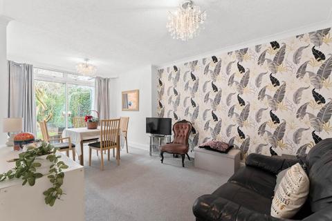 3 bedroom semi-detached house for sale, Lynbrook Road