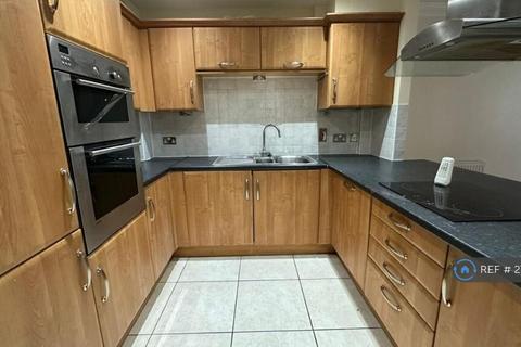 2 bedroom flat to rent, Innova Court, Croydon, CR0