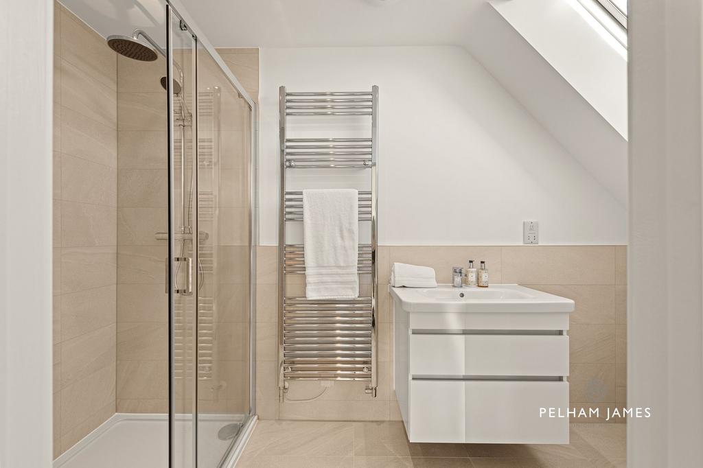 Principal En Suite, Osprey House, Medbourne