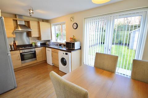 3 bedroom semi-detached house to rent, Bobbin Lane, Lincoln