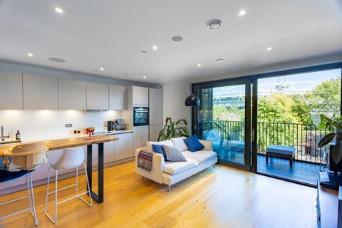 1 bedroom flat for sale, Bannister House, Skippers Yard, London, E3