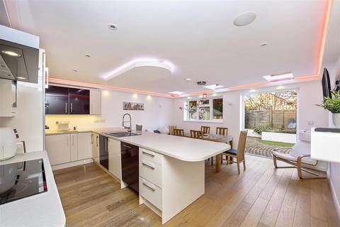 4 bedroom detached house for sale, Courtlands Close, Goring-by-Sea