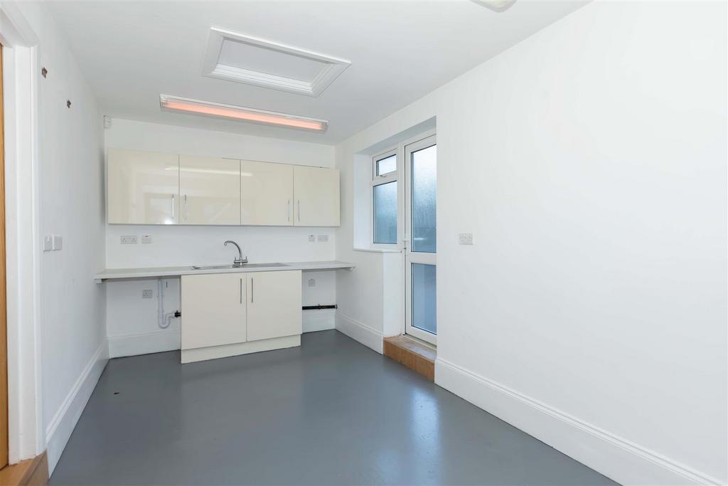 Courtlands Close 30.jpg