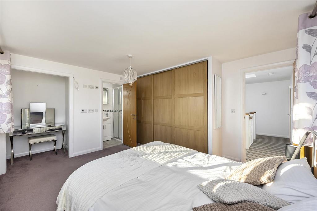 Courtlands Close 8-006.JPG