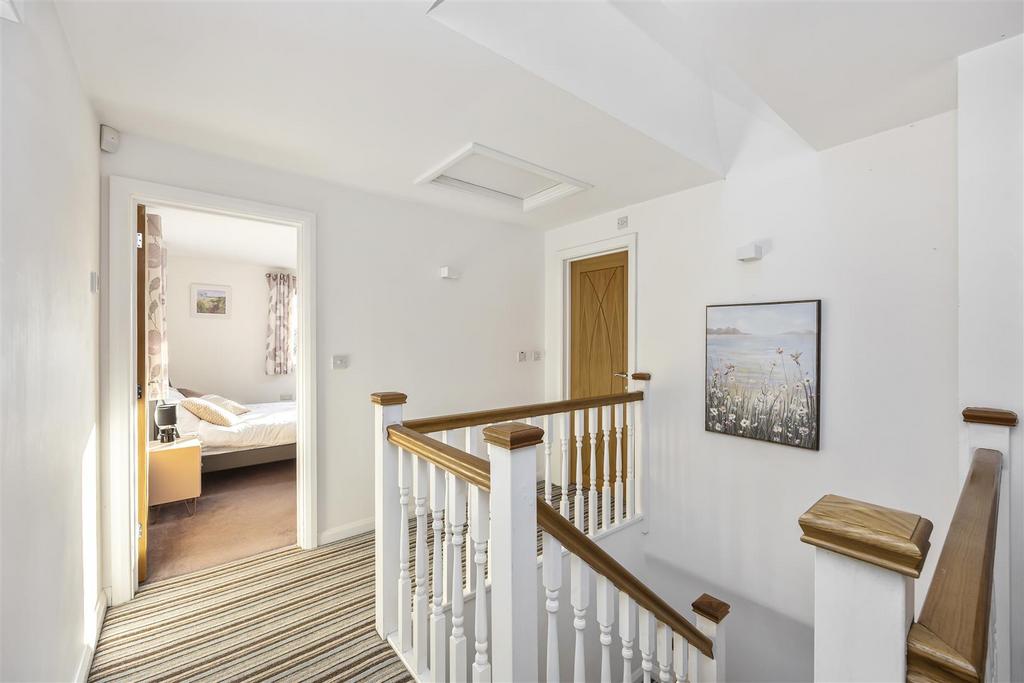 Courtlands Close 8-009.JPG