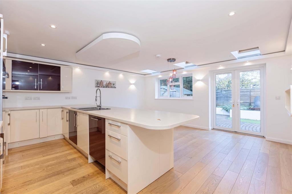 Courtlands Close 22.jpg