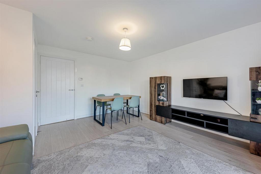 54 Stratford Drive lounge 3.jpg