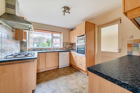 4 bedroom detached house for sale, Woodland Avenue, Cranleigh, GU6