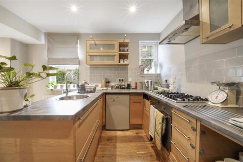 2 bedroom flat for sale, Oakhill Road, SW15