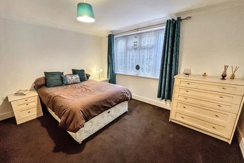 2 bedroom flat for sale, Dean Park