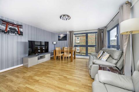 2 bedroom flat to rent, Sherwood Gardens, London E14