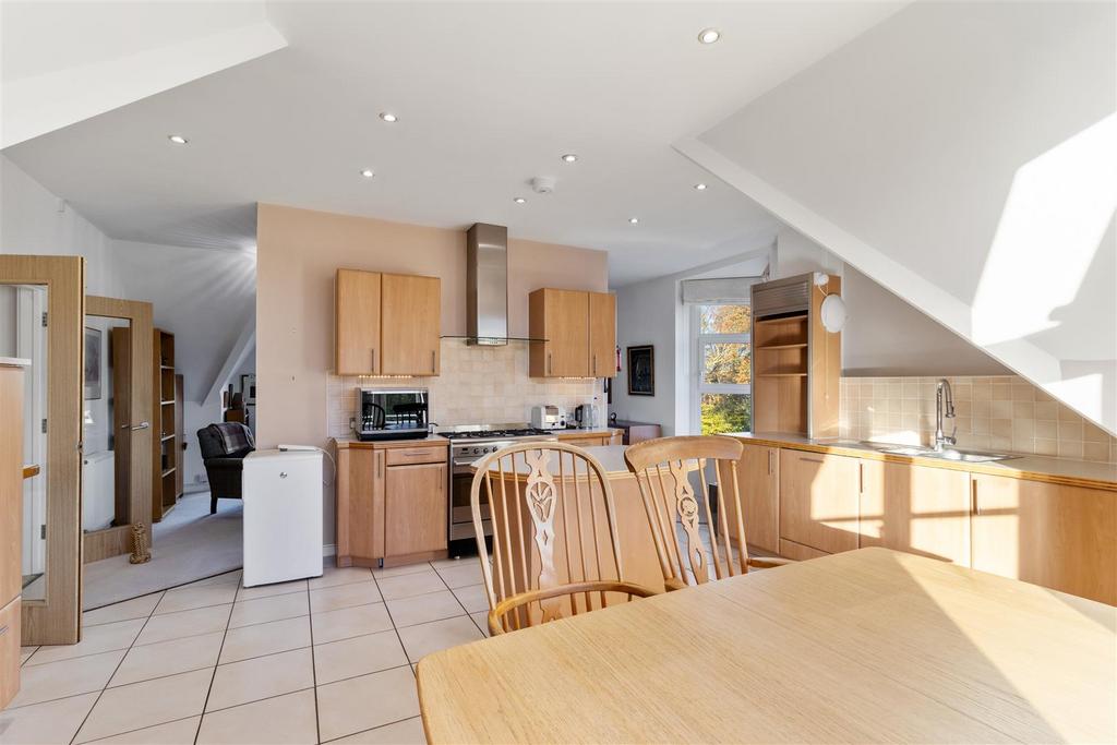 Dining/Kitchen
