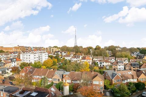 2 bedroom apartment for sale, Cintra Park, Crystal Palace, London, SE19