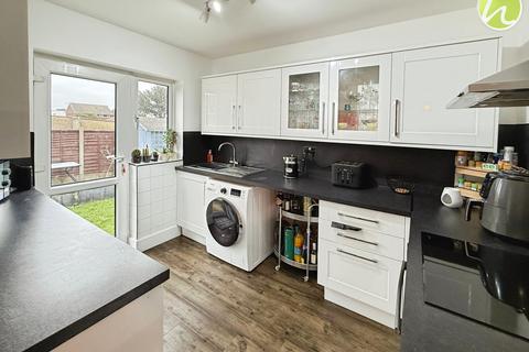 3 bedroom end of terrace house for sale, Burrs Way, Corringham, SS17