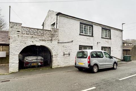 undefined, Hill Top Road, Bradford BD13