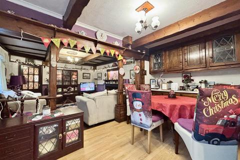 undefined, Hill Top Road, Bradford BD13