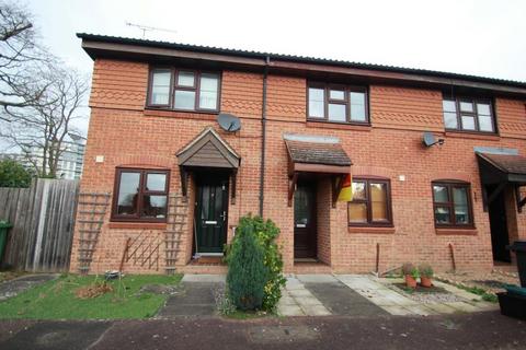 2 bedroom terraced house to rent, Heathside Road, Woking GU22