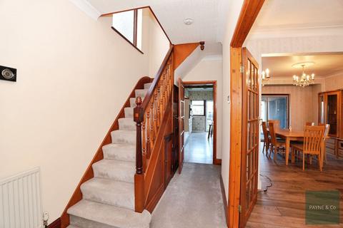 3 bedroom semi-detached house for sale, Marlands Road, Clayhall, IG5