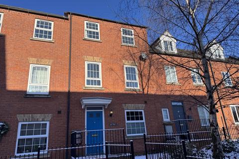 4 bedroom terraced house to rent, Dorrigan Close, Lincoln, Lincolnshire, LN1